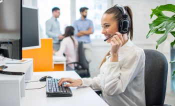 Reliance corporate contact page with inquiry form, customer service options, and office locations in Phoenix, Pasadena, and Cypress for metal supply questions